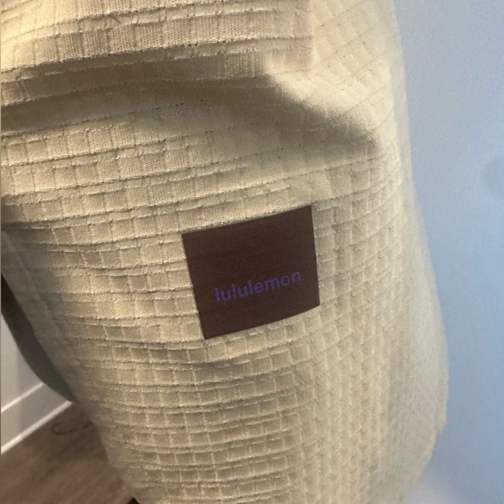 Lululemon Shacket - Picture 7 of 10
